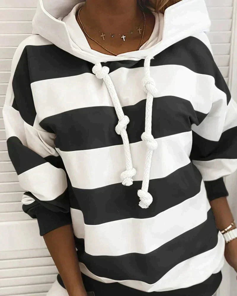 Avencea – Nautical Stripe Hoodie for a Warm and Fashionable Look