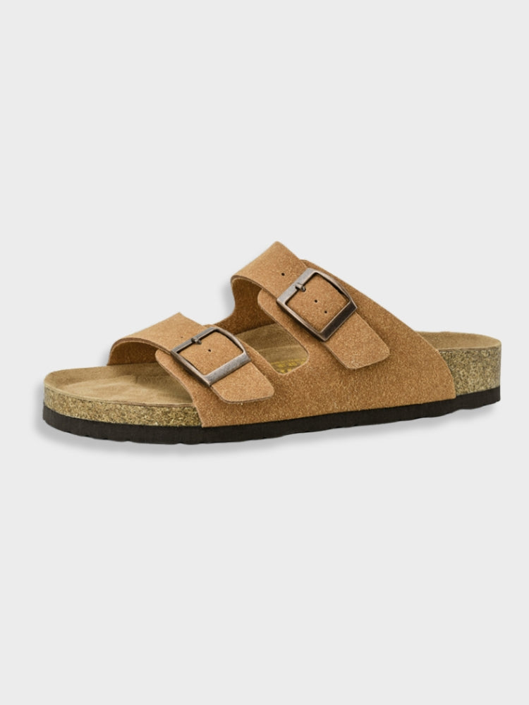 Brun lædersandal med to justerbare spænder og korksål, komfortabel fodtøj til sommerbrug. Ideel til afslappet stil og daglig komfort.