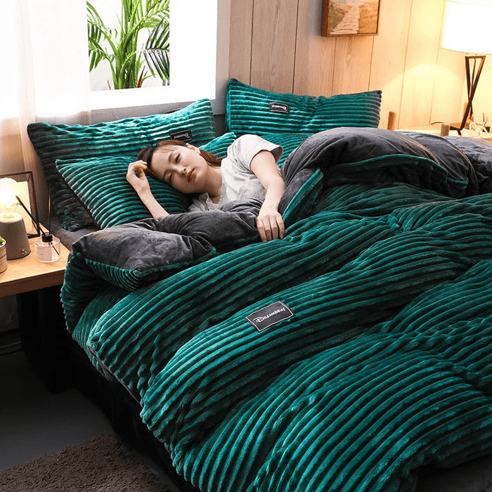 Cozy Thick Winter Bedding Set – Warm Plush Comfort
