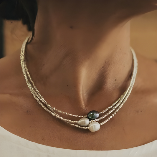 Anda - Necklace With Vintage Pearls