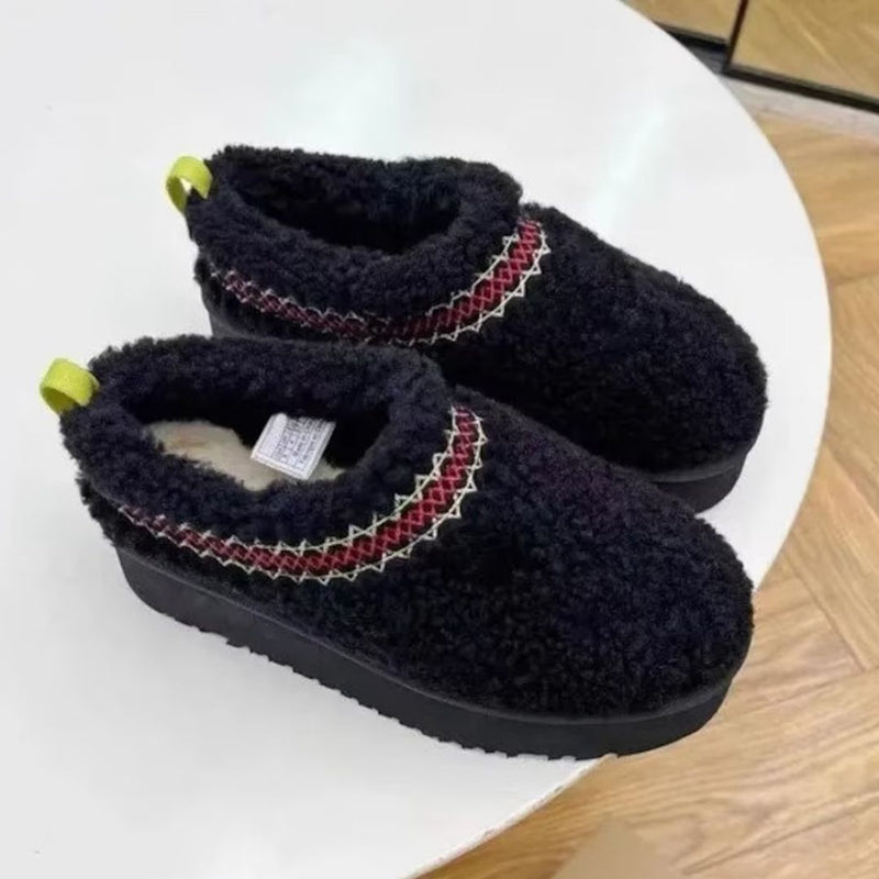 Isla – Bottes à Bout Rond avec Semelle Épaisse et Design à Enfiler