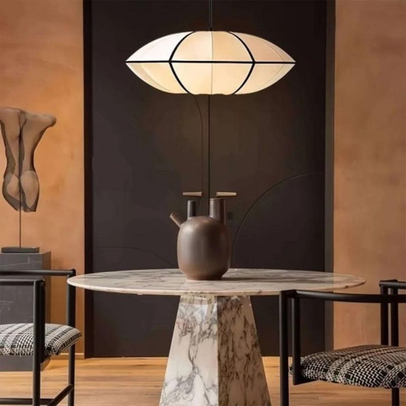 OvalGlow - Loftlampe med ovalt design til indendørs belysning
