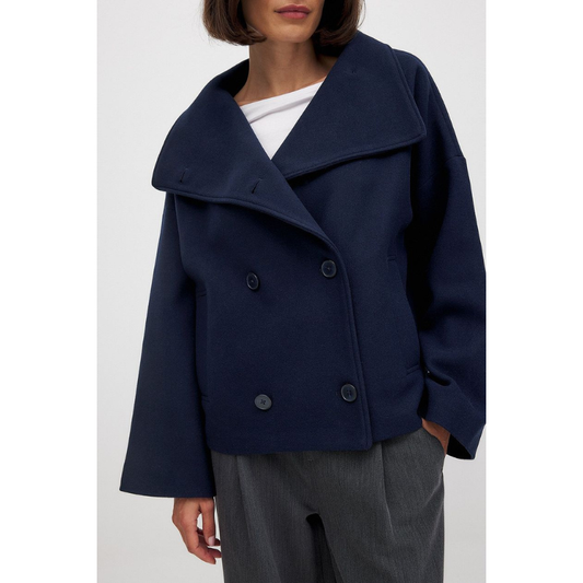 Dubbelknoop Damesmantel van Wolmix – Kort & Elegant