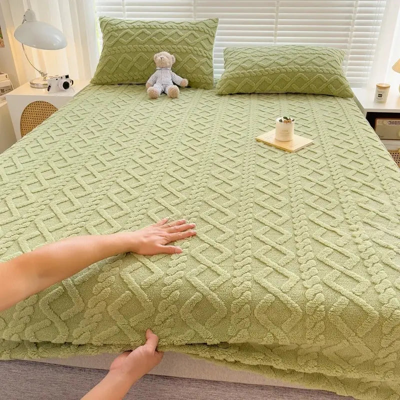 Thick Plush Fitted Mattress Cover – Ultra-Soft Bed Sheet, Easy to Fit & Machine Washable - TARHUS