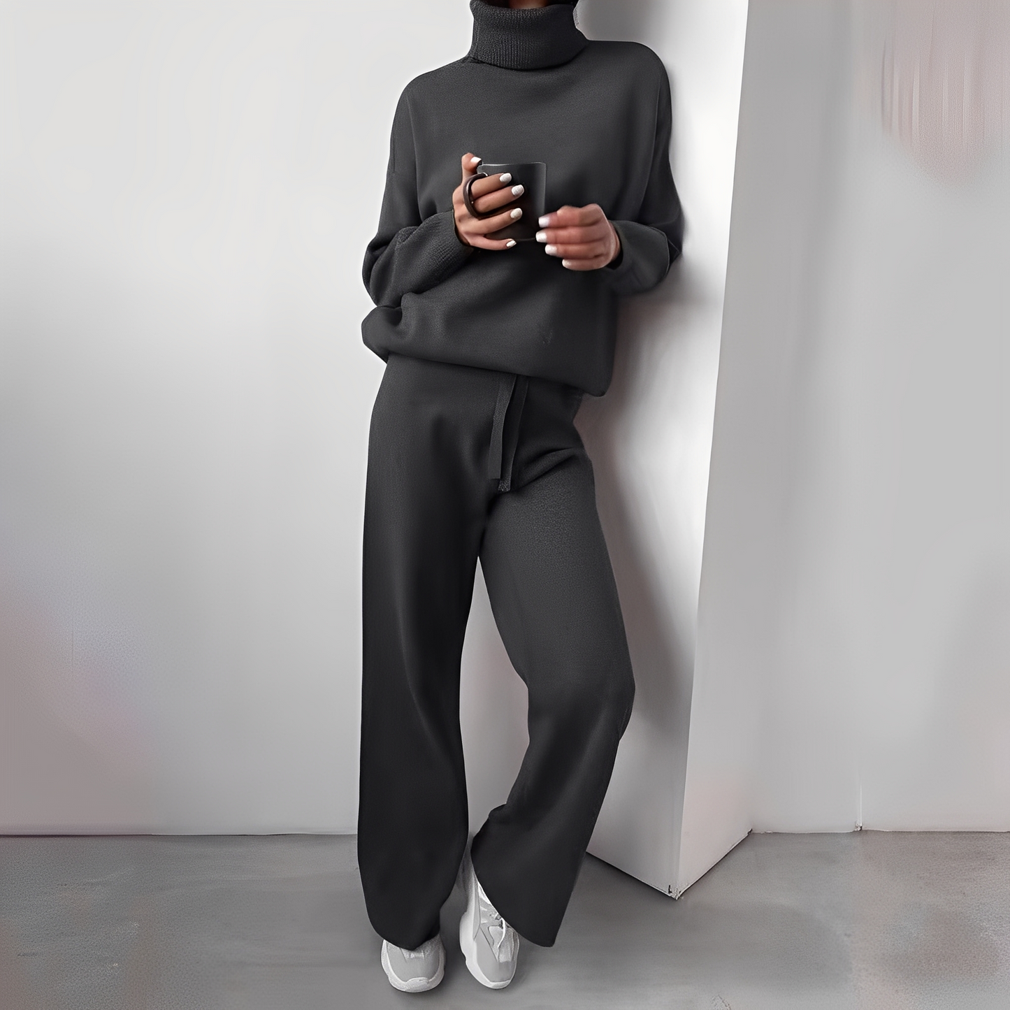 Kimberlee Ensemble Loungewear à Col Roulé pour Femme – Tenue Deux-Pièces Douce et Confortable avec Coupe Moderne