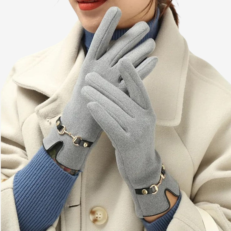 Bella – Full Finger Gloves with Chain Closure | Stylish and Elegant Accessory for Everyday Use