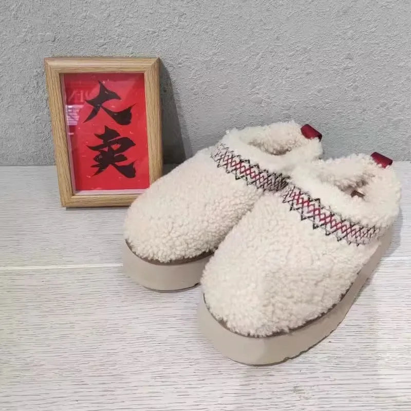 Isla – Bottes à Bout Rond avec Semelle Épaisse et Design à Enfiler