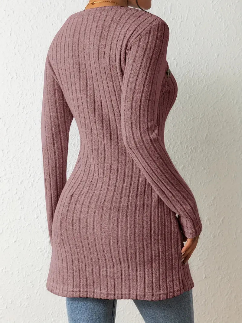 Manon – Haut asymétrique femme à boutons et maille côtelée