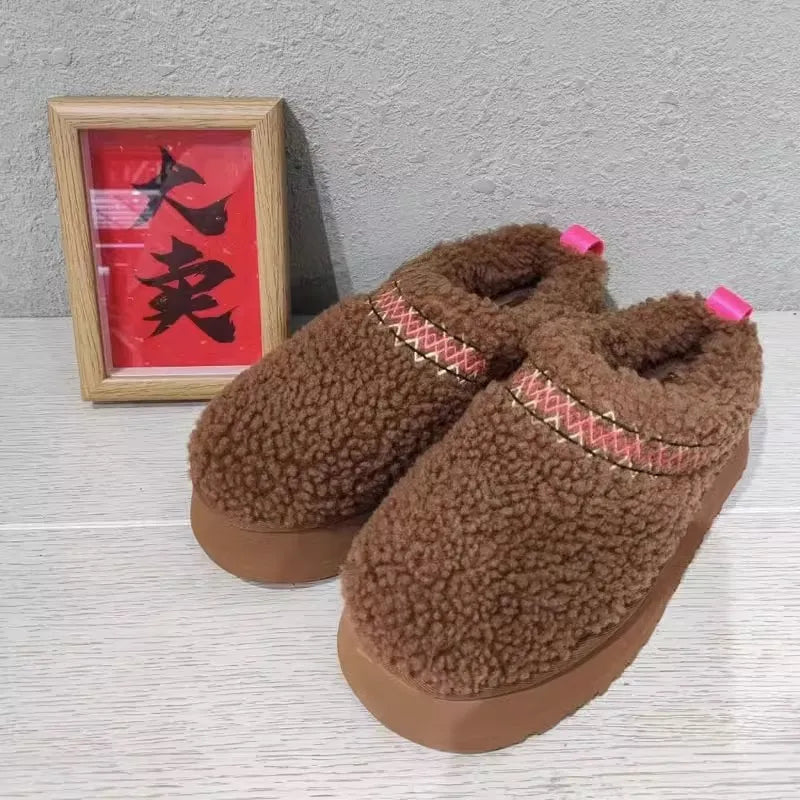 Isla – Bottes à Bout Rond avec Semelle Épaisse et Design à Enfiler