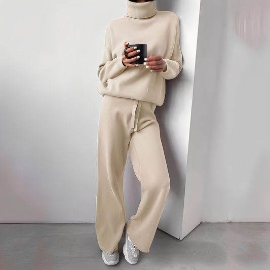 Kimberlee Ensemble Loungewear à Col Roulé pour Femme – Tenue Deux-Pièces Douce et Confortable avec Coupe Moderne
