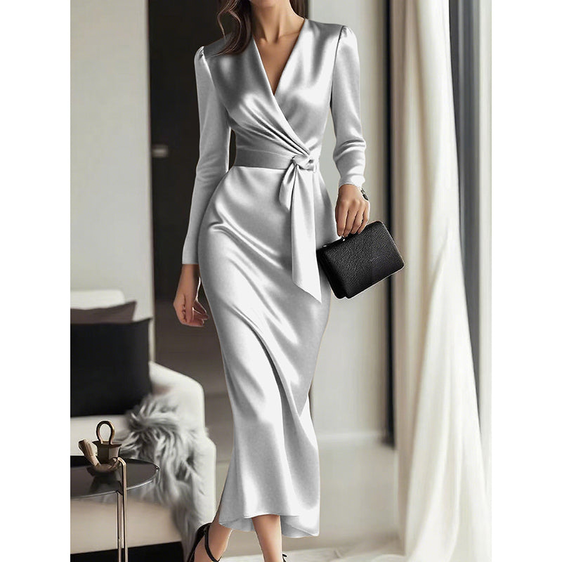 Giulia Fontane | Satynowa Sukienka Bodycon z Paskiem w Burgundowym Czerwonym