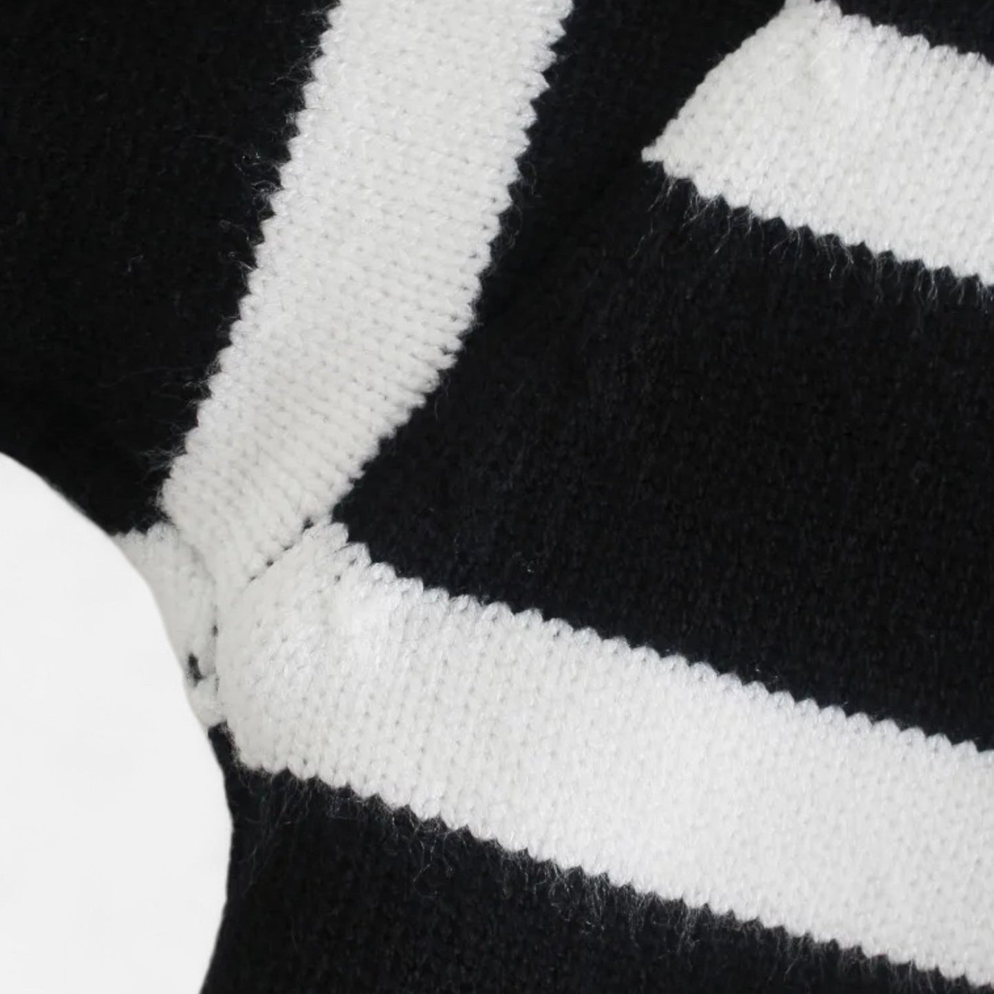 Femurea | Women’s Striped Turtleneck Sweater – Knitwear
