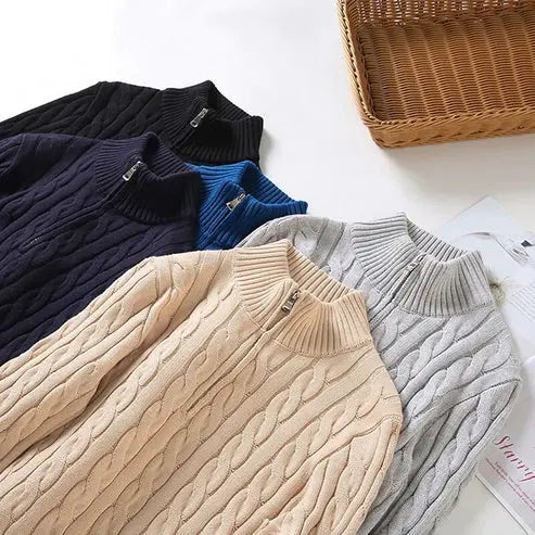 Herren Strickpullover mit halbem Reißverschluss - Zeitloser Zopfstrick trifft auf moderne Raffinesse