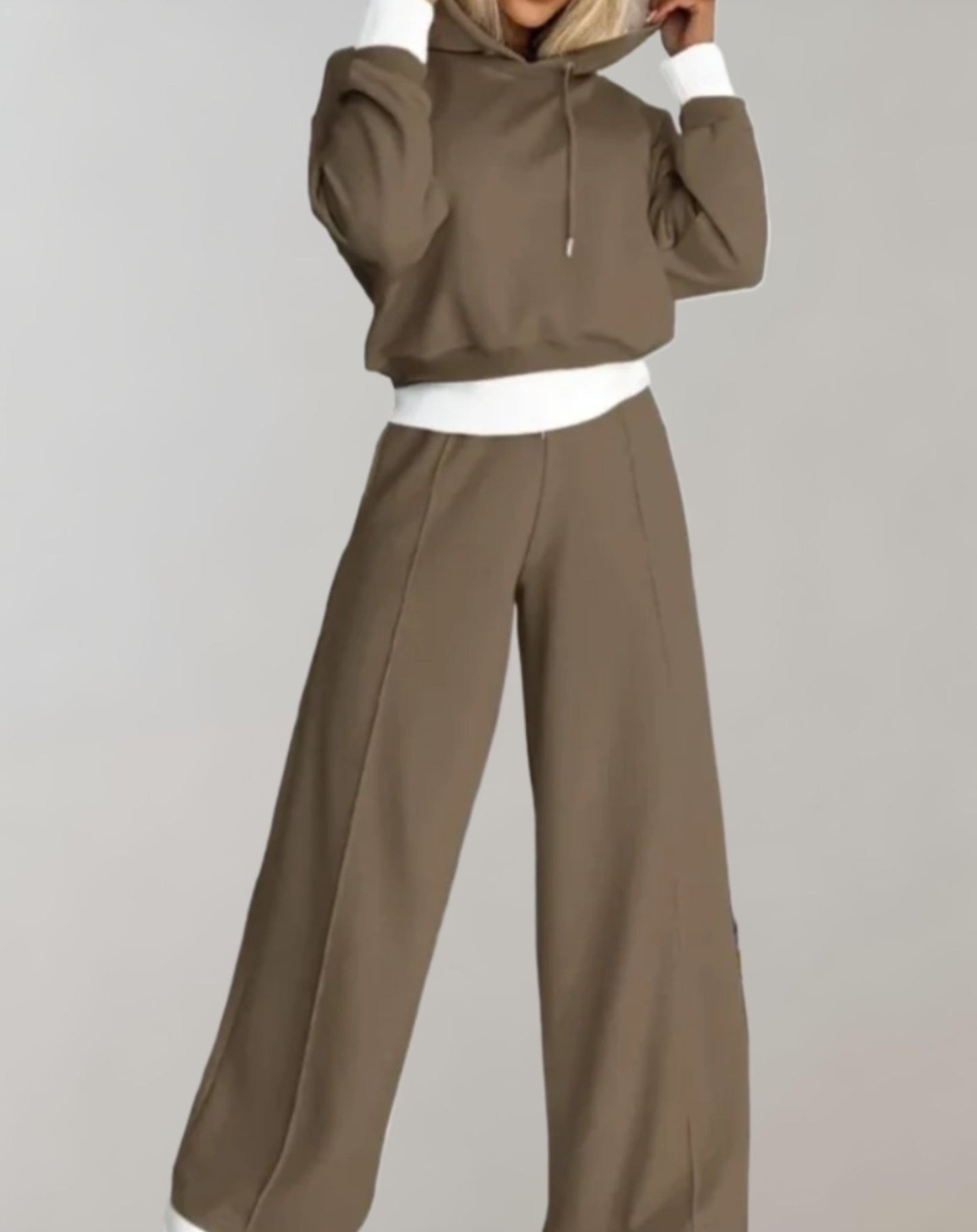 women Alice | Casual women's set with hoodie and sweatpants Streetwear | Amorci