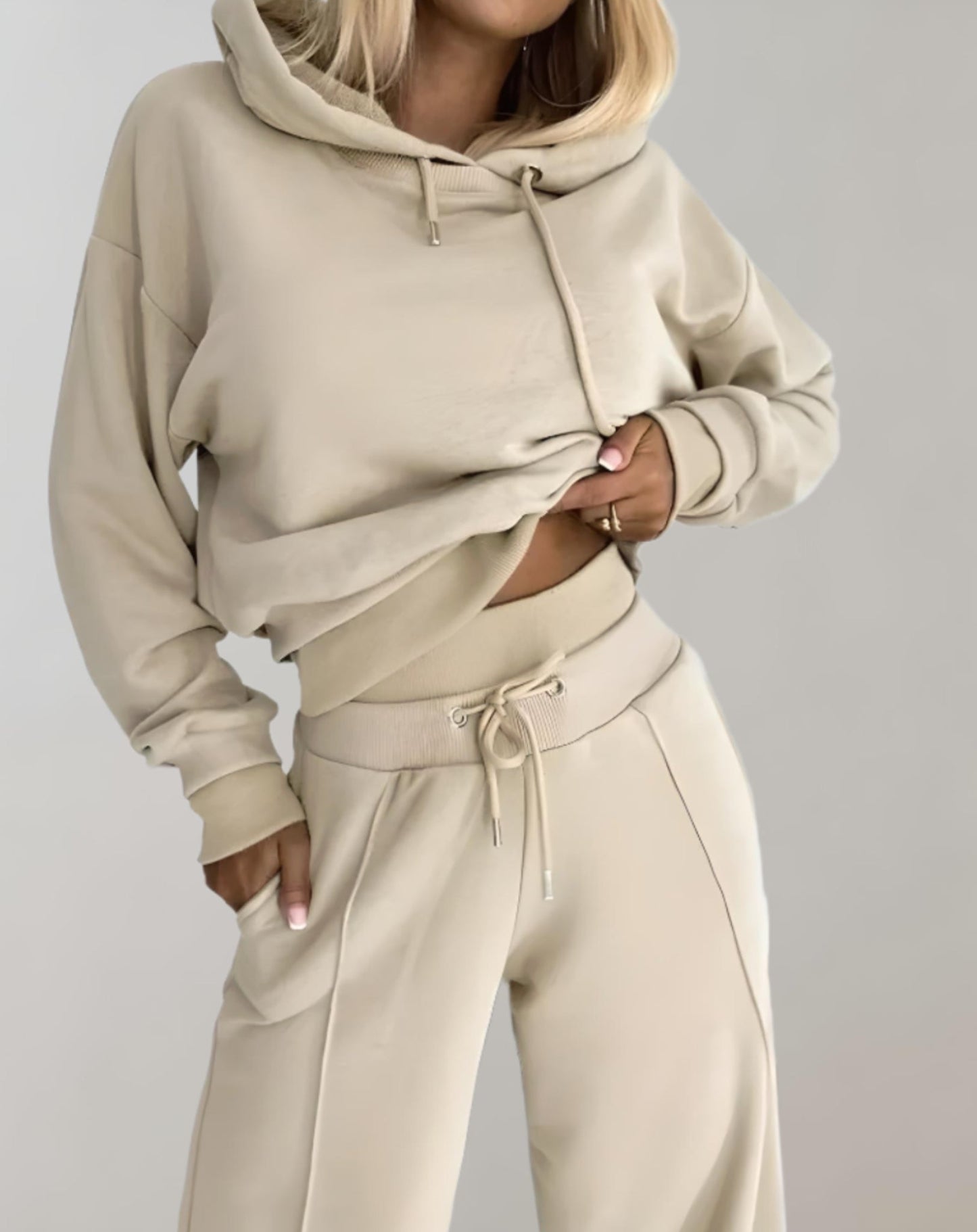 women Alice | Casual women's set with hoodie and sweatpants Streetwear | Amorci