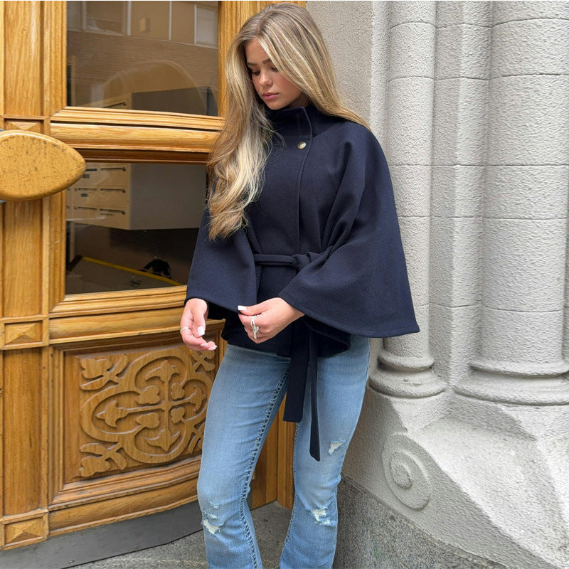 Veelzijdige Dames Poncho met Knoopdetails