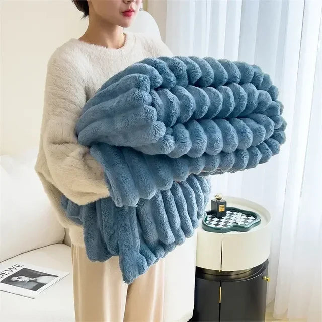 home & garden : Ultime Warme Pluche Deken Sofa - Crème in Blauw van Pantino
