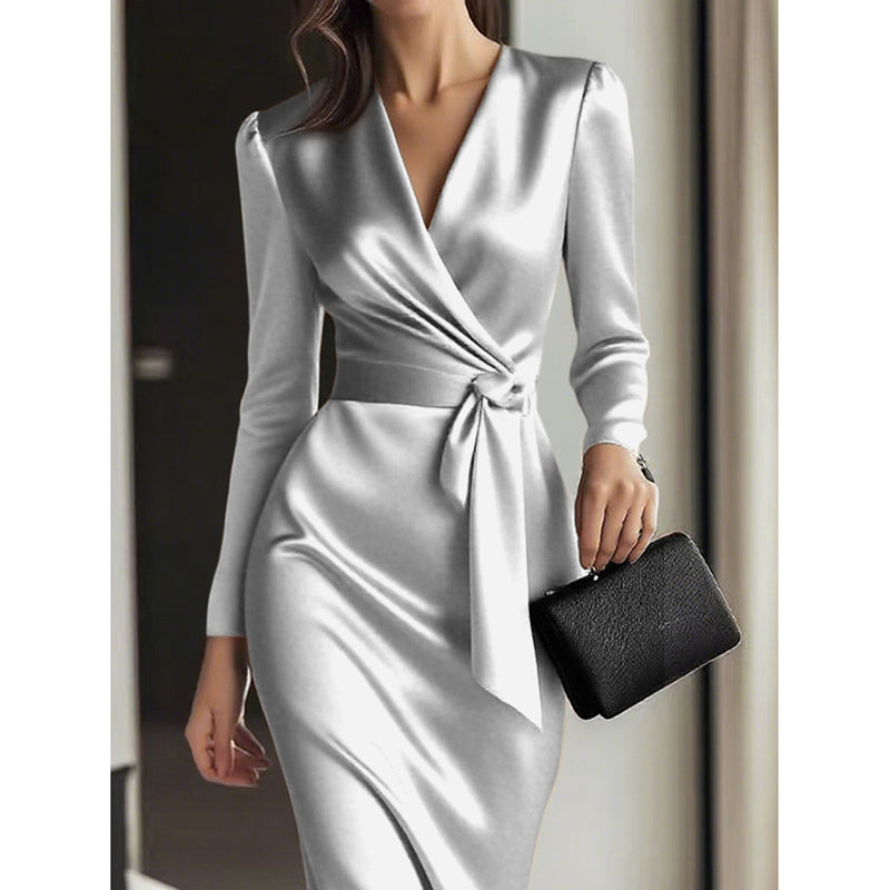 Giulia Fontane | Satynowa Sukienka Bodycon z Paskiem w Burgundowym Czerwonym