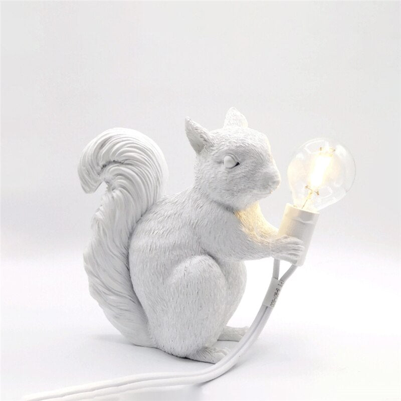 Squirola | LED-tafellamp met eekhoornfiguur in Scandinavische stijl