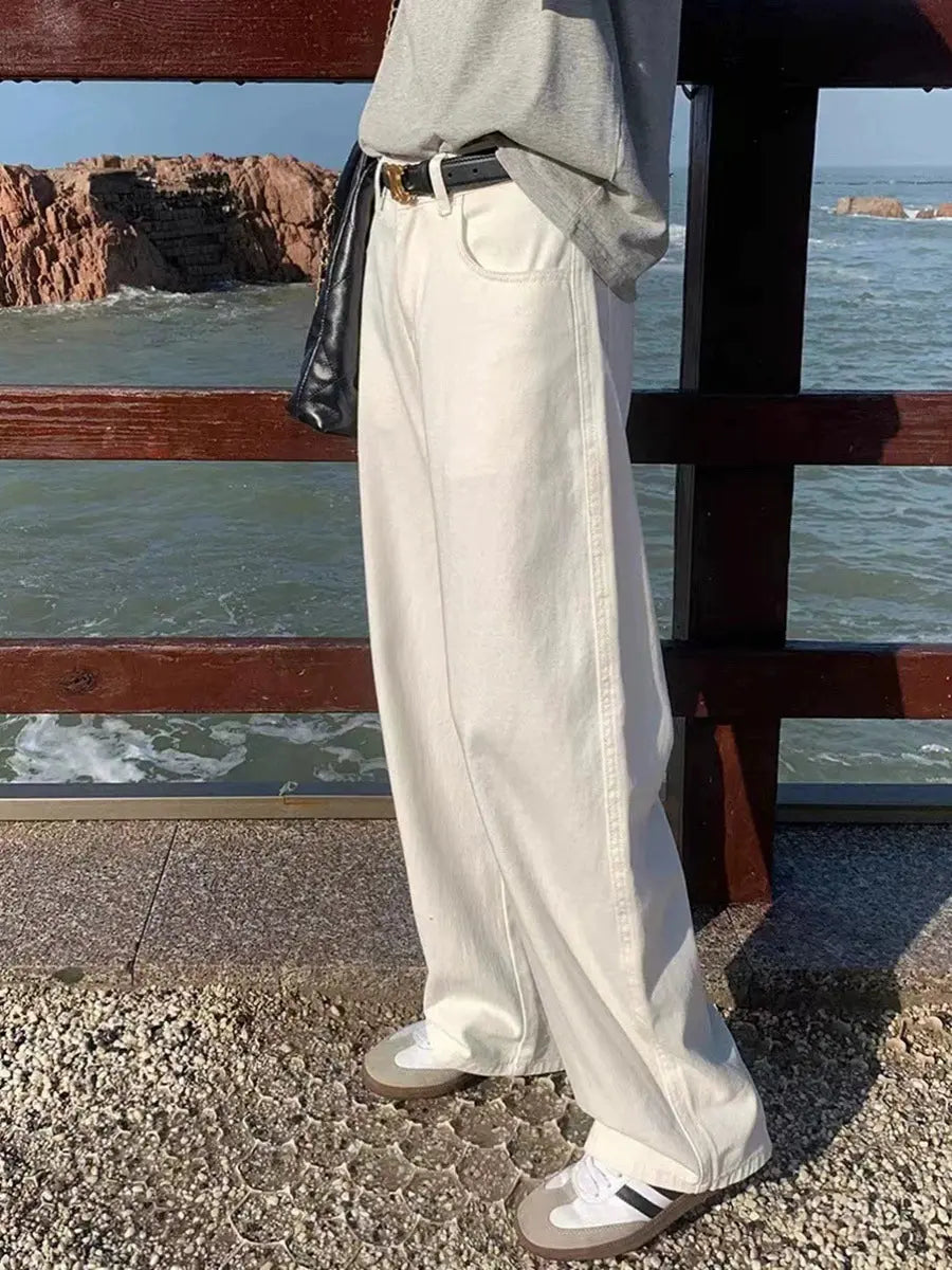 MEWE | Wide-Leg Jeans with High Waist and Contemporary Look Mewe London