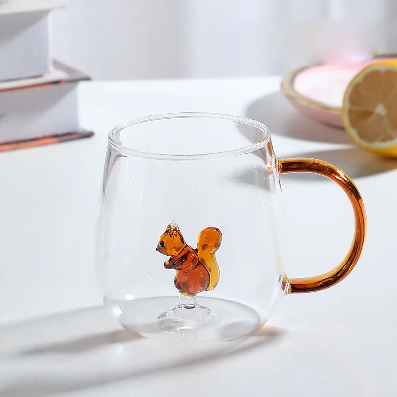 Becher mit Griff im Ichendorf-Stil mit Ornament in Grundfarbe