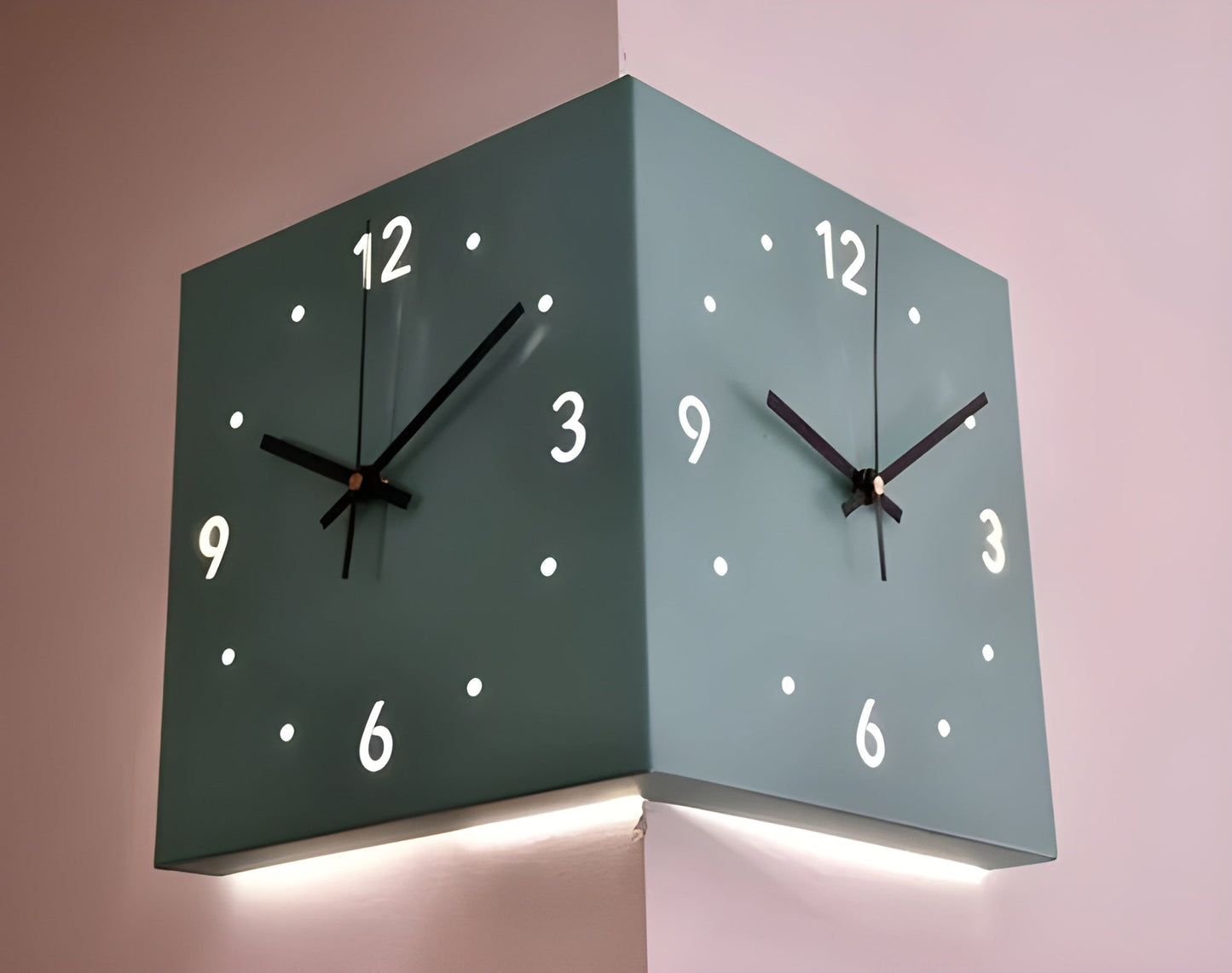 Garduru Clock – Elegante Doppelseitige Wanduhr