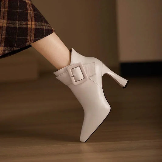 Stiefeletten Aveline mit Schnalle