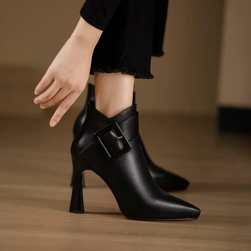 Stiefeletten Aveline mit Schnalle