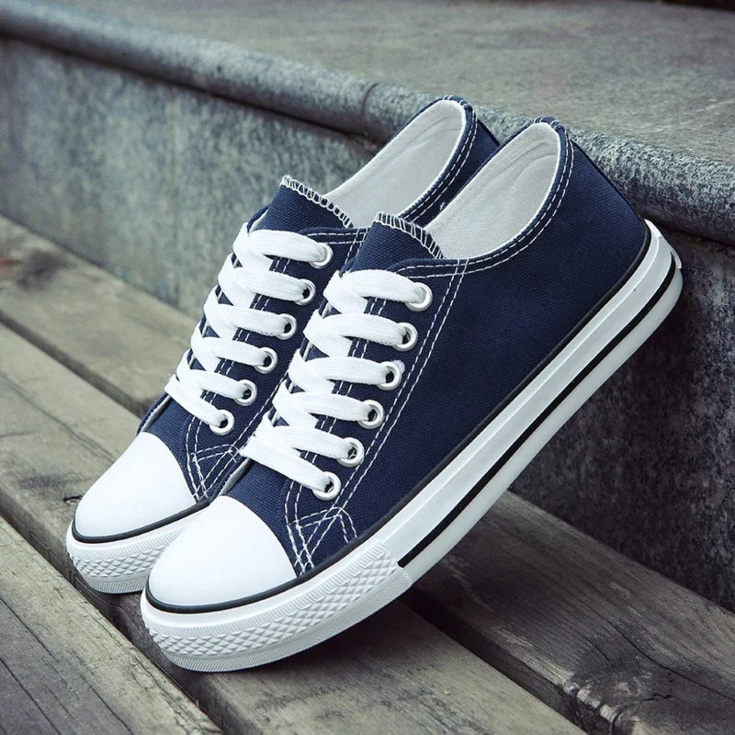 Unisex Leren Low-Top Sneakers met Tweekleurig Design