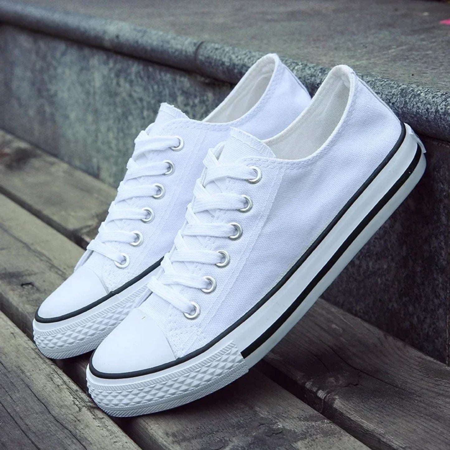 Unisex Leren Low-Top Sneakers met Tweekleurig Design