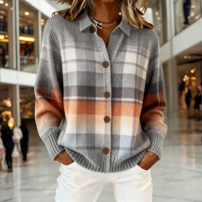 ELENA – Weicher Pullover mit hellen Karos