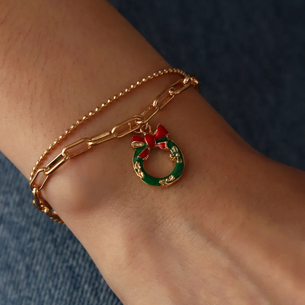 Doppellagiges Weihnacht-Charme-Armband mit Festtagsanhängern