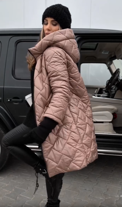 Kureha - Elegante Chaqueta Acolchada Con Capucha y Cremallera