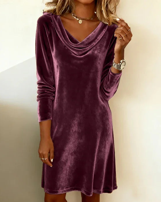 Serena – Luxuriöses, fließendes Samtkleid