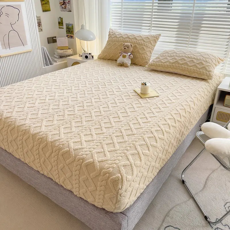 Thick Plush Fitted Mattress Cover – Ultra-Soft Bed Sheet, Easy to Fit & Machine Washable - TARHUS