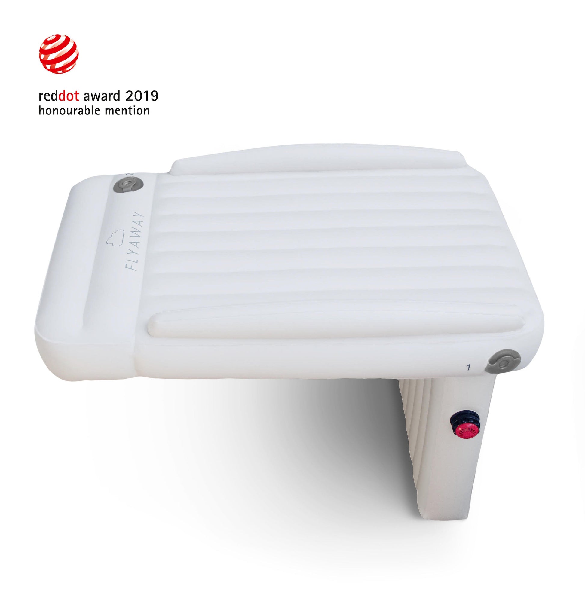 Oppustelig hvid flydeplatform med ribbet overflade, designet til vandsport. Red Dot Award 2019 hædrende omtale. Ideel til afslapning på vandet.
