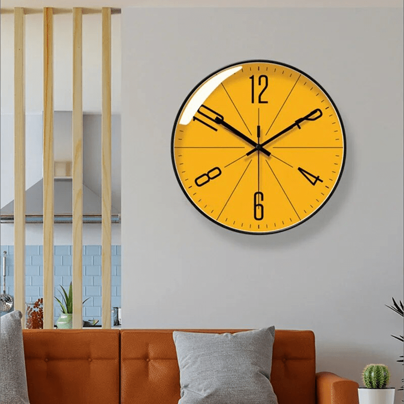 Norviga Noir | Schwarze Wanduhr im Skandinavischer Design mit Quarzwerk