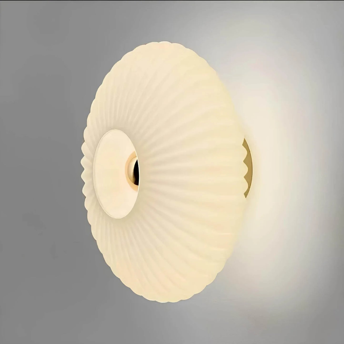 glas_wandleuchte_wellenlicht_10W_2700K_elegant_modern_wohnzimmer_xLumina