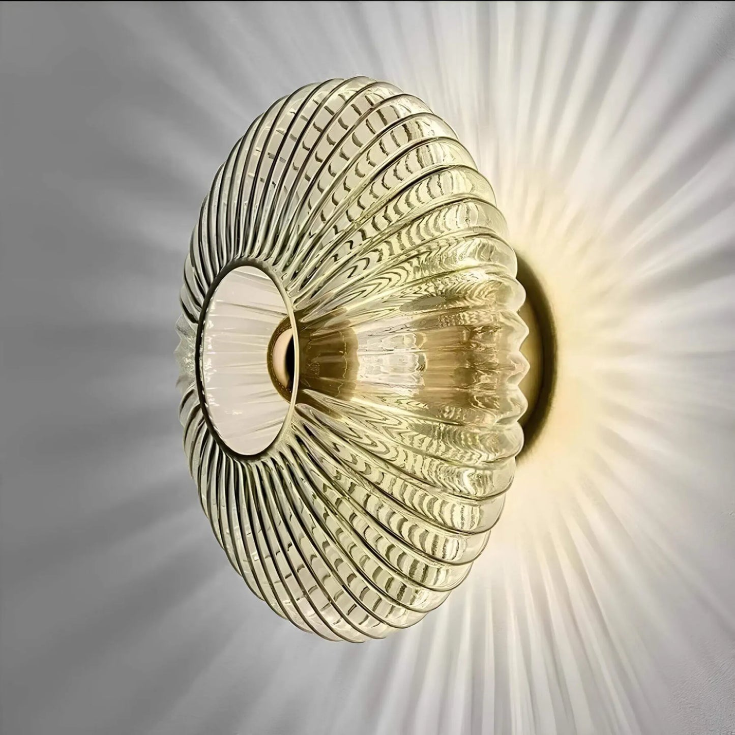 glas_wandleuchte_wellenlicht_10W_2700K_elegant_modern_wohnzimmer_xLumina