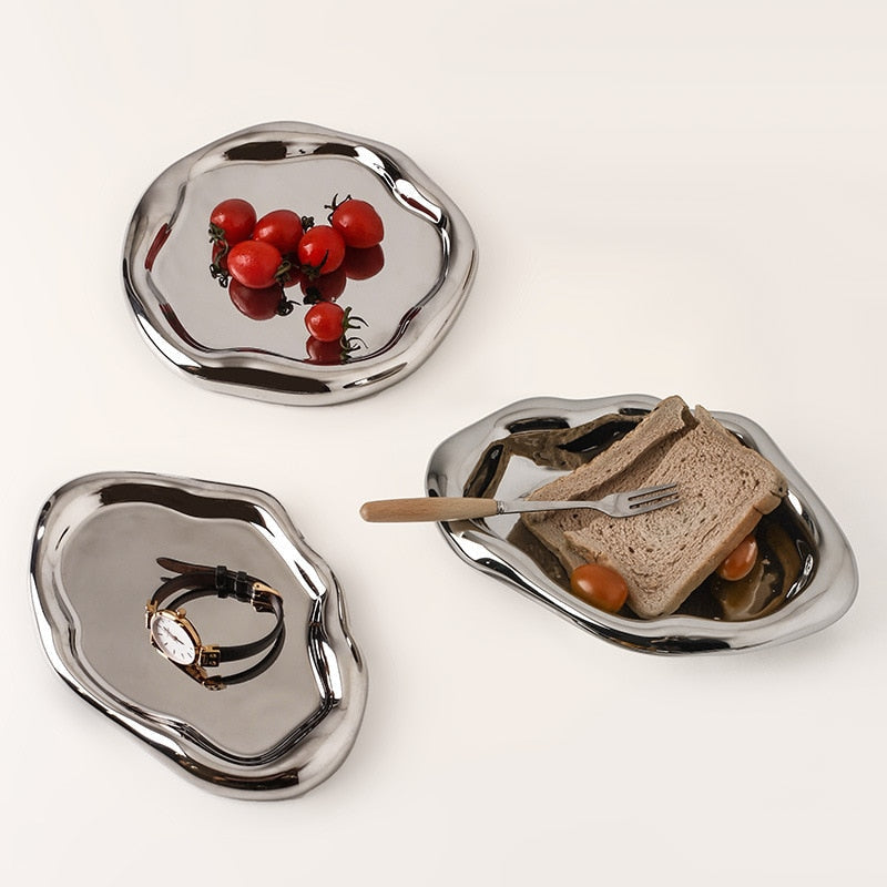 Kromadekorerad keramisk serveringsbricka – Elegant snacks- och förrättstallrik