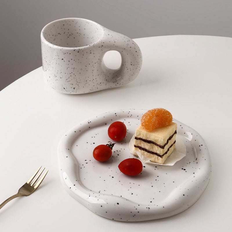 Kromadekorerad keramisk serveringsbricka – Elegant snacks- och förrättstallrik