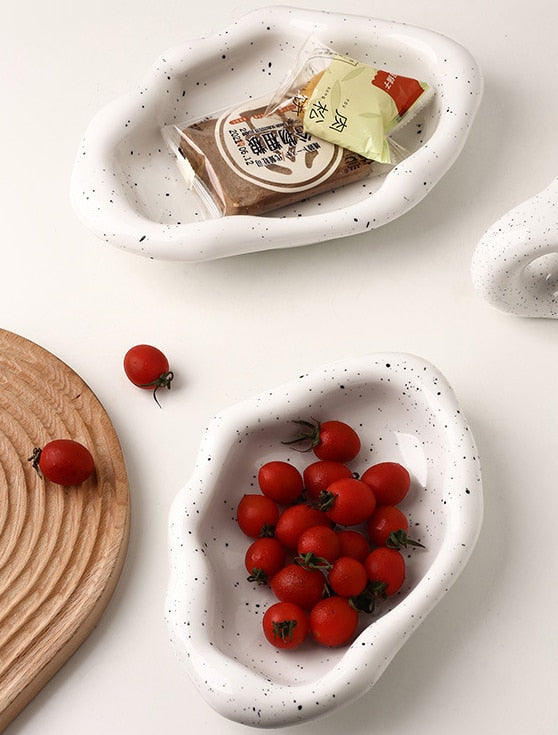 Kromadekorerad keramisk serveringsbricka – Elegant snacks- och förrättstallrik