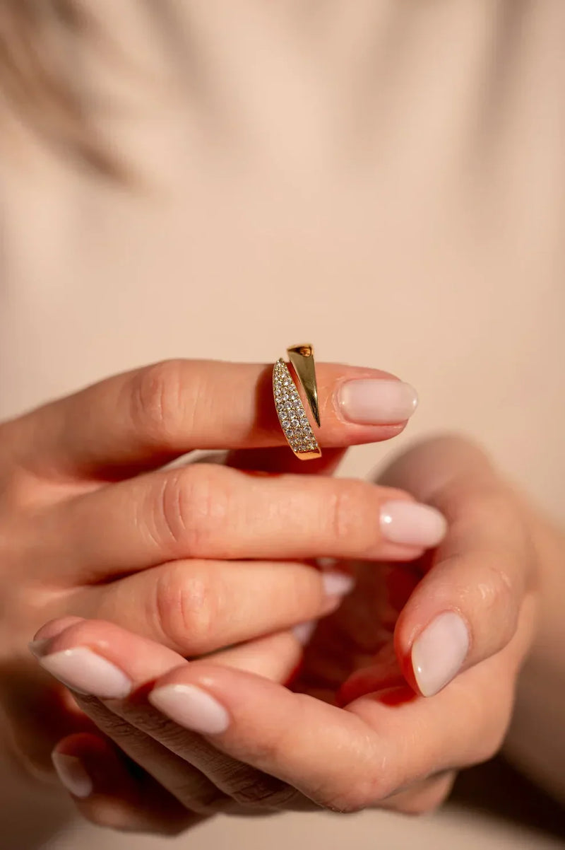 Kalea - Elegance Haven Ring