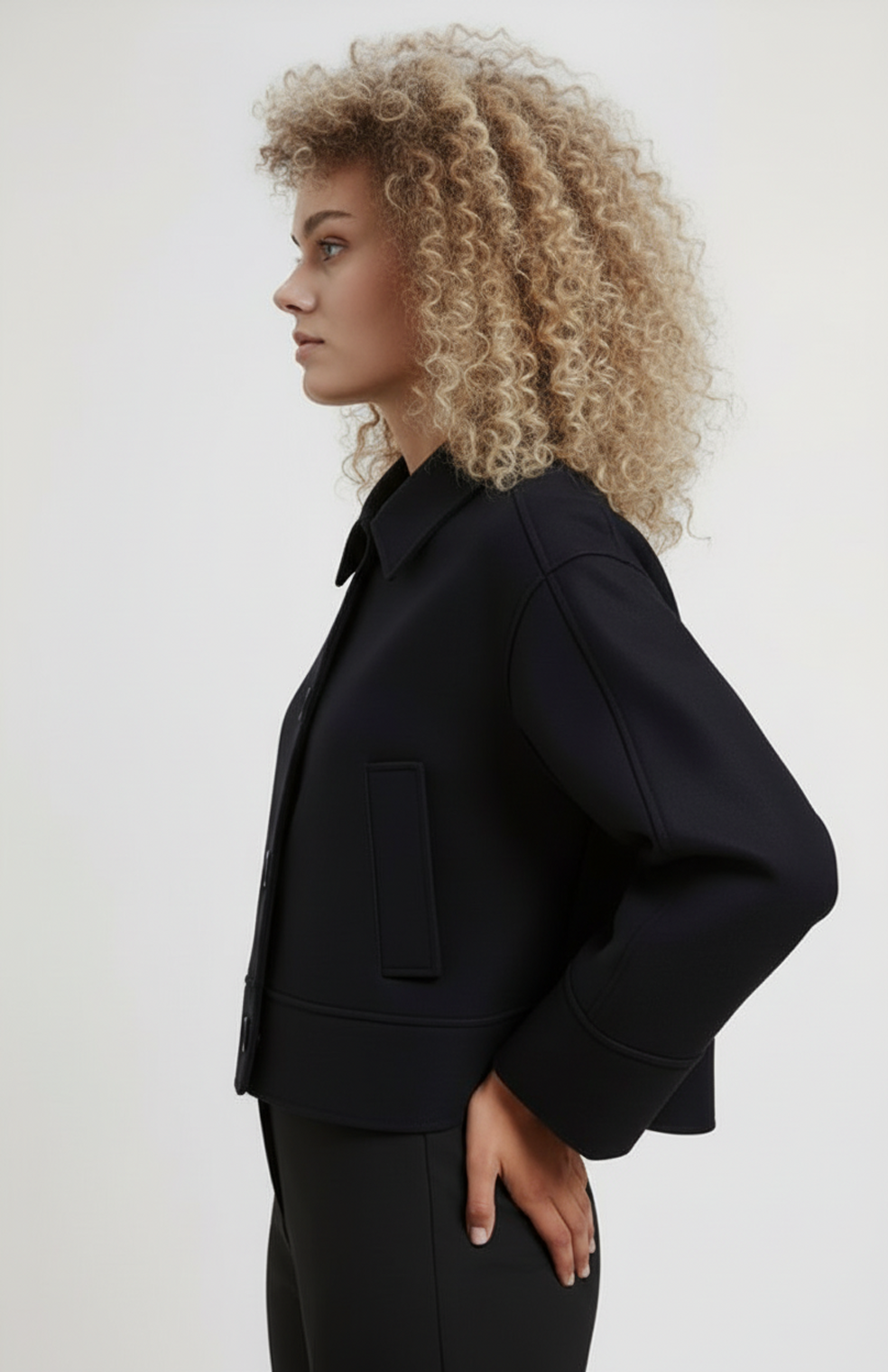 Ciro Dames Jas | Korte Boxy Fit | Elegante Minimalistische Stijl