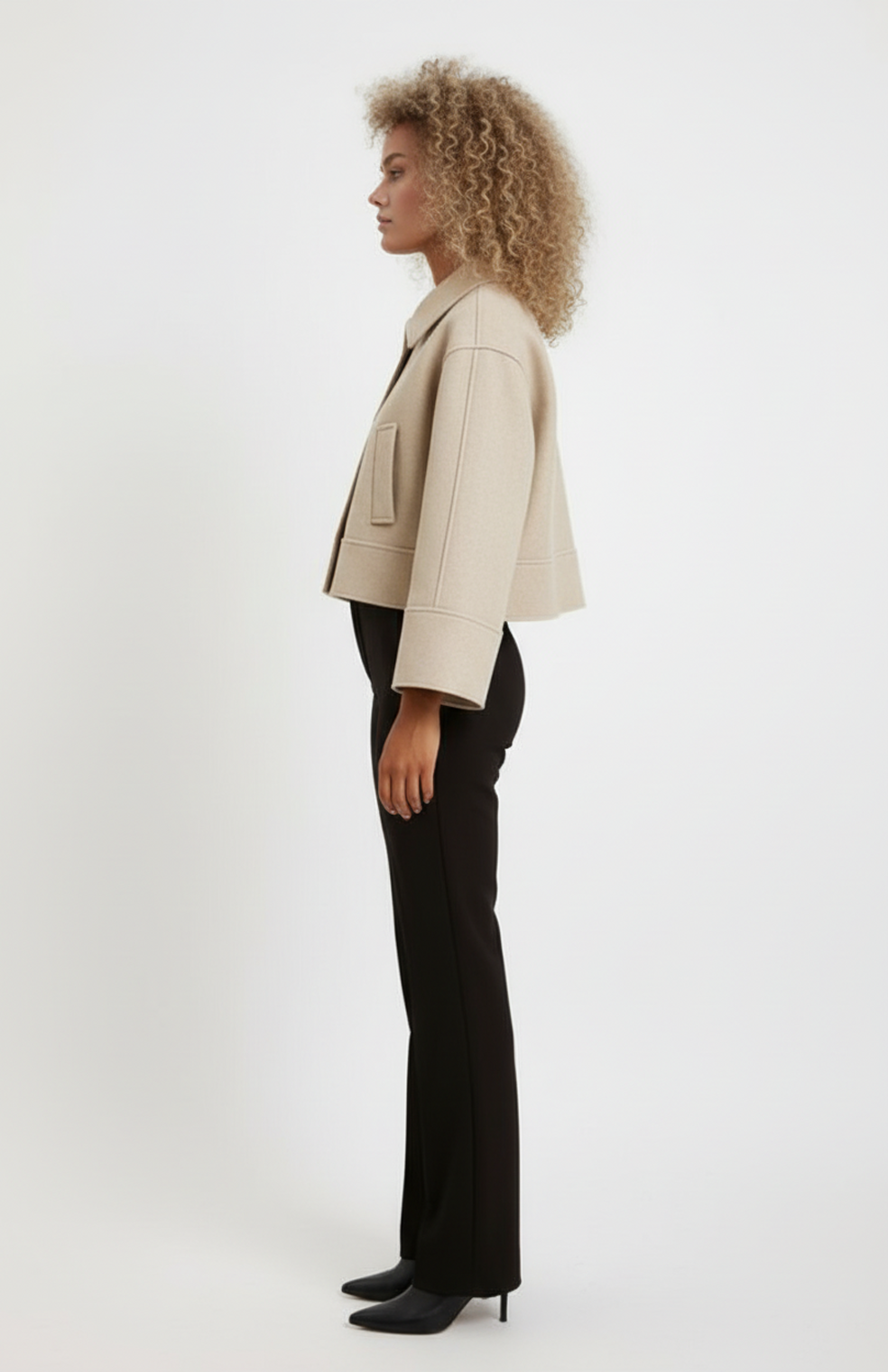 Ciro Dames Jas | Korte Boxy Fit | Elegante Minimalistische Stijl
