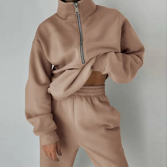 Eva – Survêtement 2 pièces avec half-zip et joggers femme