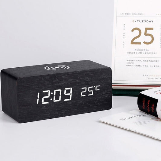 Houten Elektrische Wekker Met Draadloos Oplaadstation Alarm Zwart