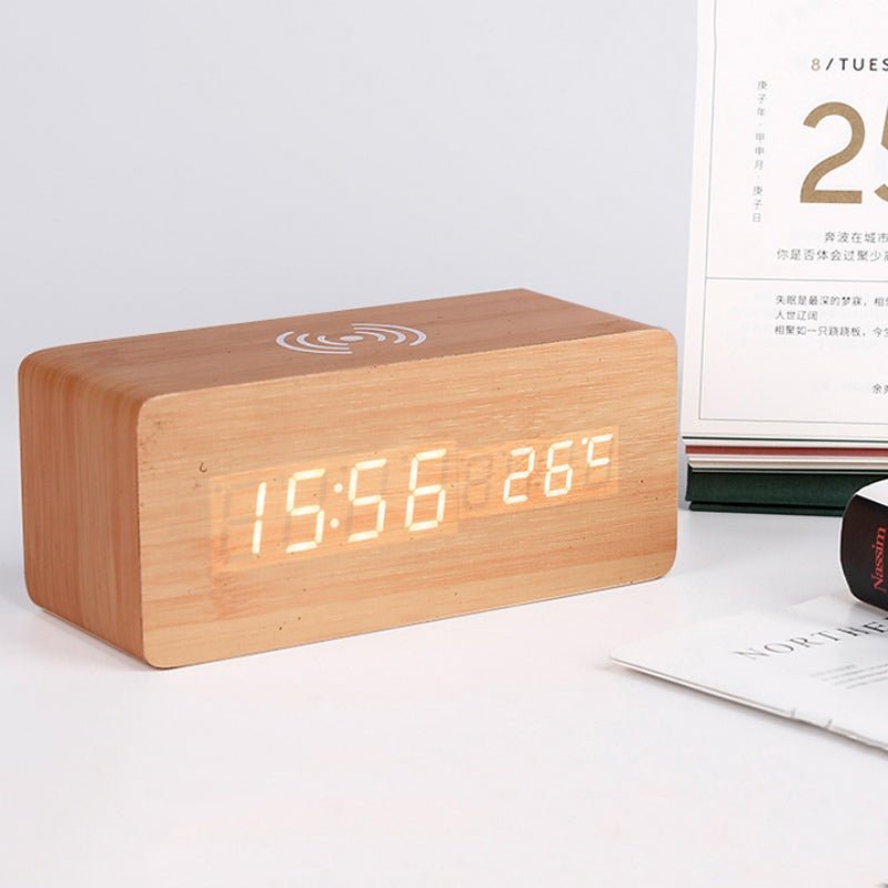 Houten Elektrische Wekker Met Draadloos Oplaadstation Alarm